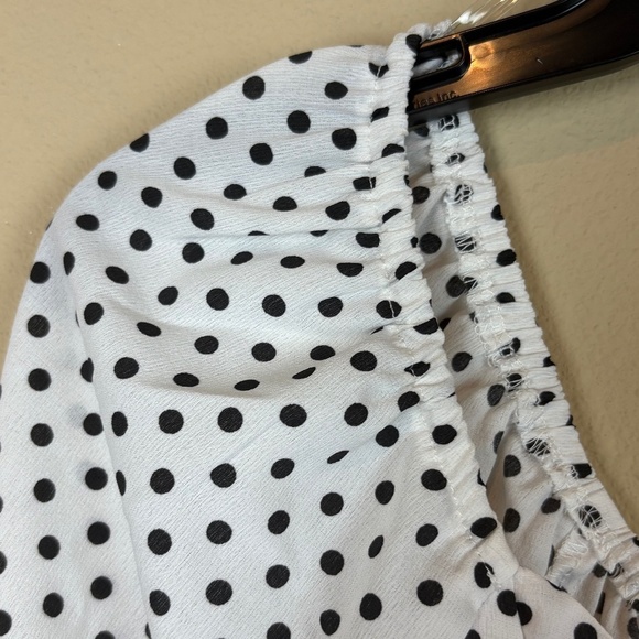 NWT Sans Souci White with Black Polka Dots Wide Neck Off Shoulder Crop Top - Picture 4 of 15